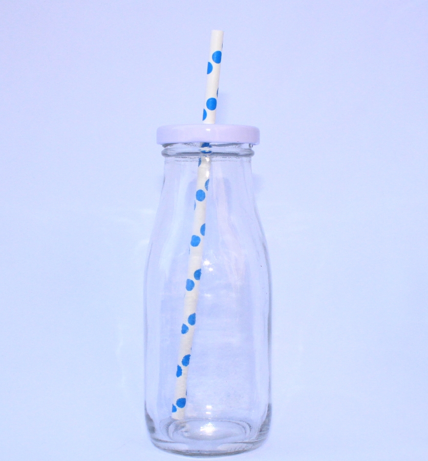 glass-drink-bottle-with-lid